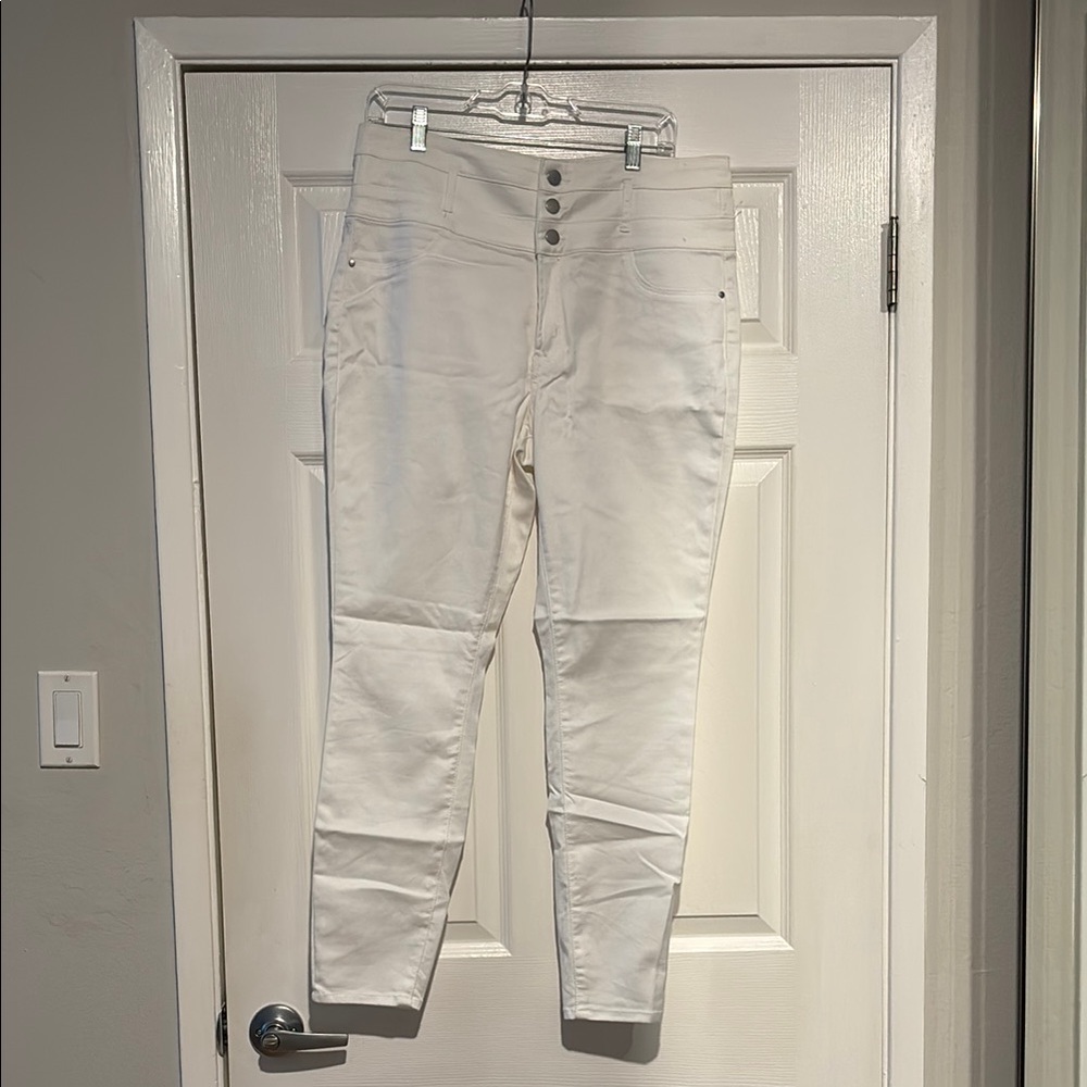 Refuge White high waisted stretchy pants